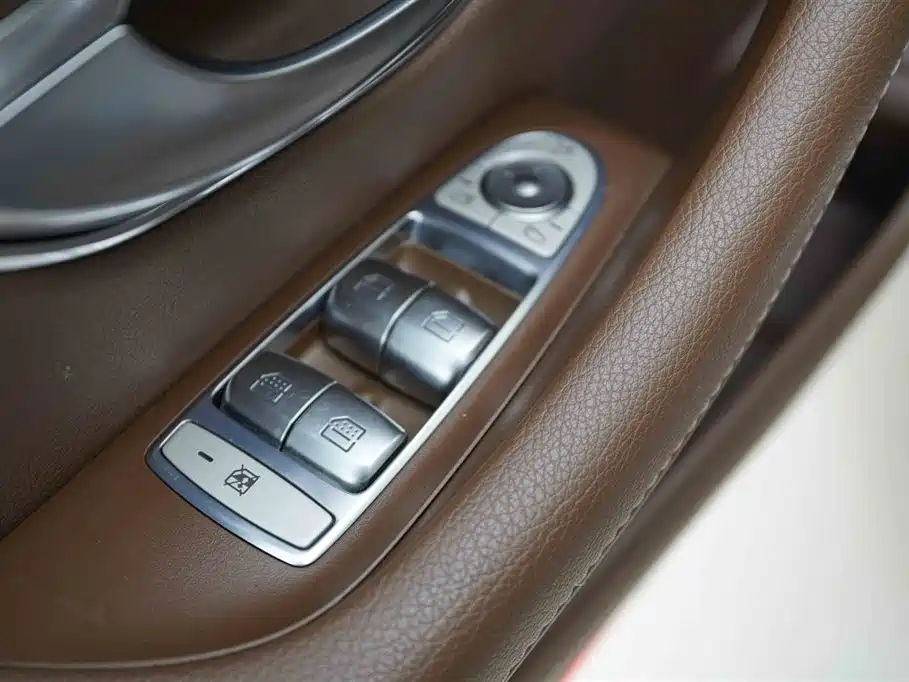 Mercedes-Benz E-Class 2022 — фото 10