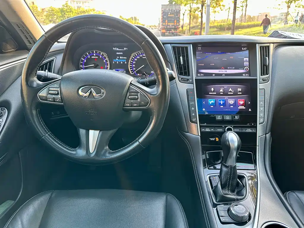 Infiniti Q50L 2015 — фото 9