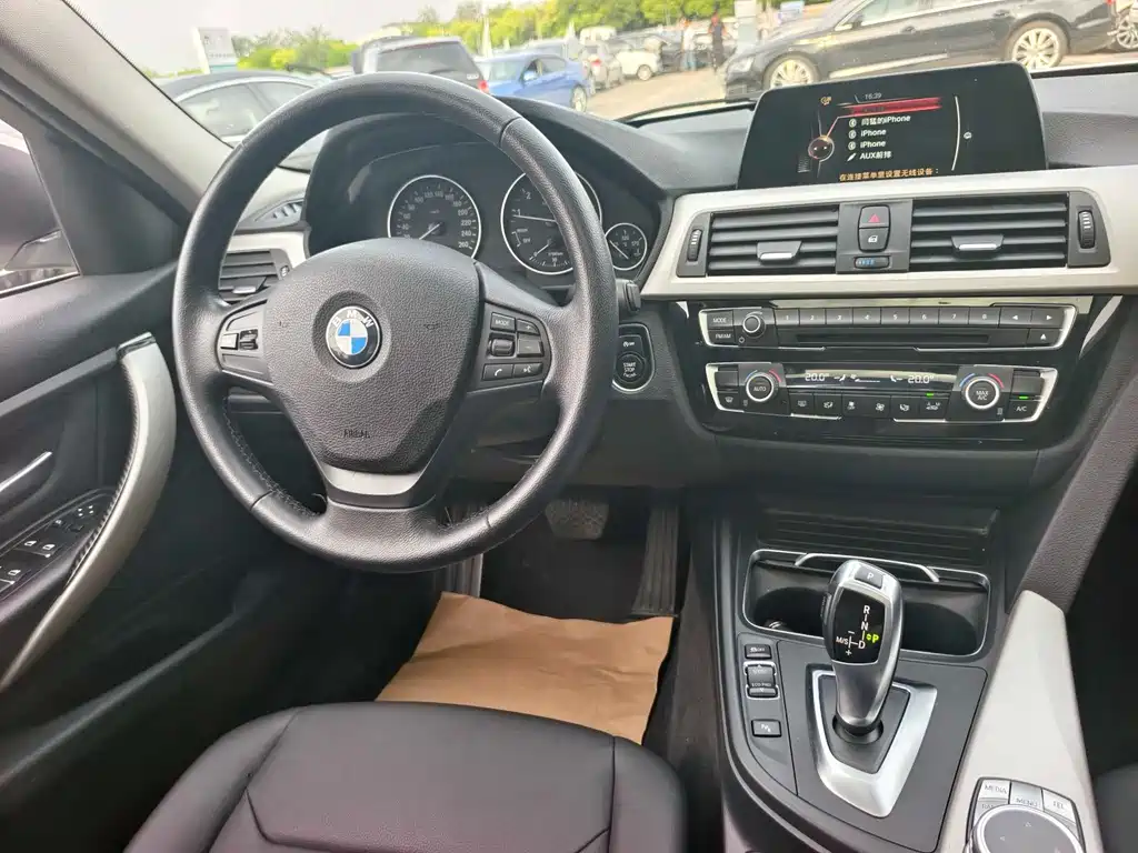 BMW 3 Series 2015 — фото 14