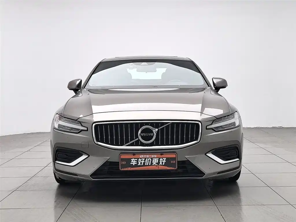 Volvo S60 2021 — фото 3