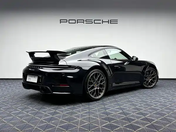 Porsche 911 2025