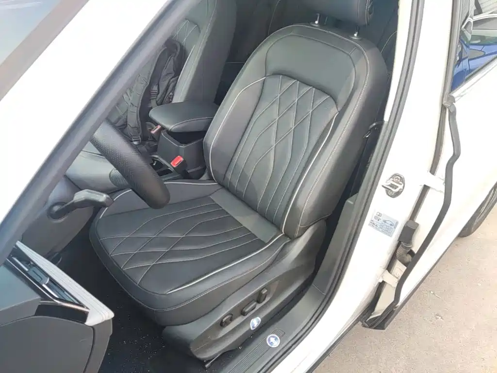 Volkswagen Tiguan L 2023 — фото 15