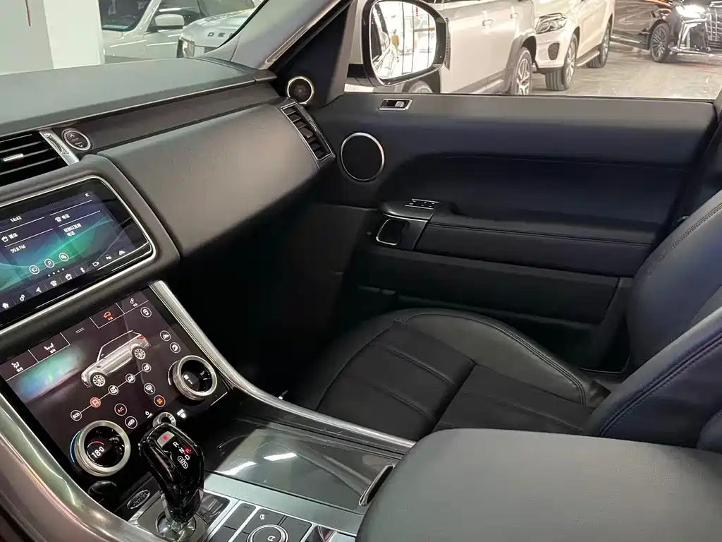Land Rover Sport 2019 — фото 18