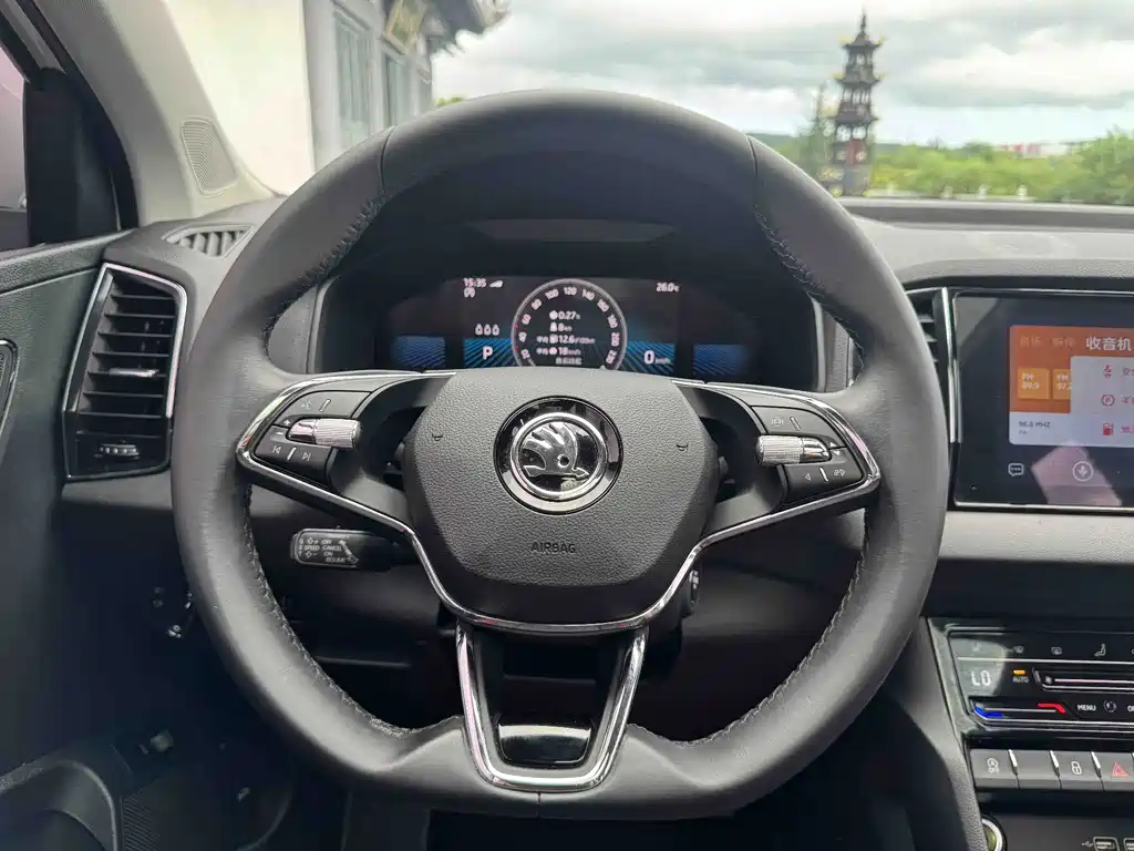 Skoda Karoq 2023 — фото 14