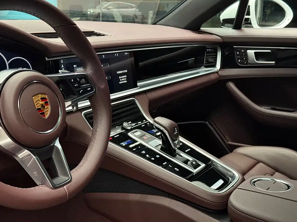 Porsche Panamera 2018 — фото 10