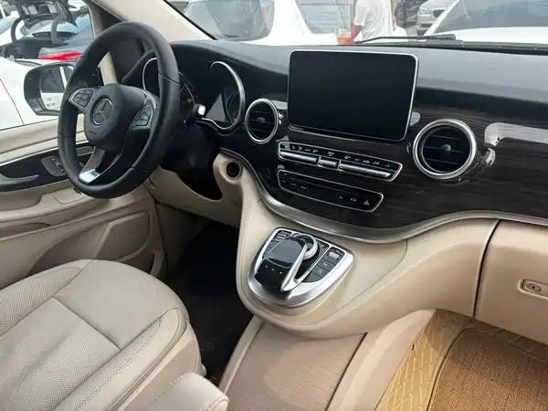 Mercedes-Benz V-Class 2016