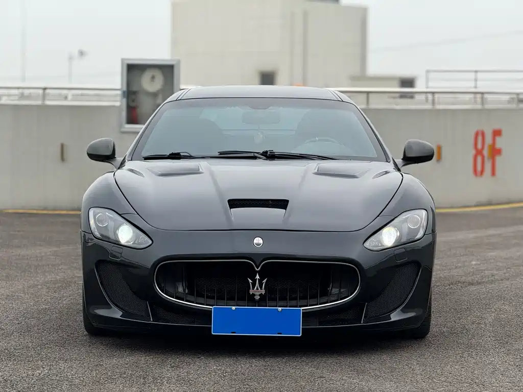 Maserati GranTurismo 2015 — фото 1