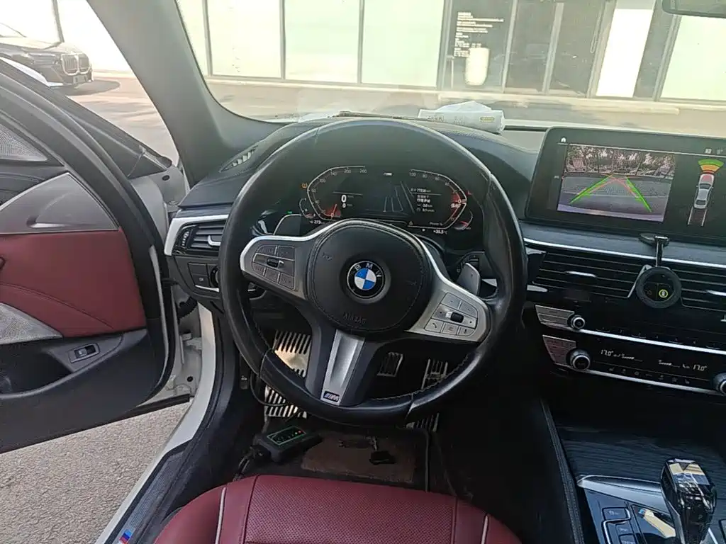 BMW 5 Series 2024 — фото 11