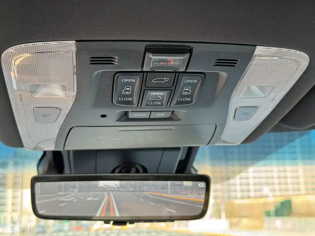 Toyota Vellfire 2022 — фото 16