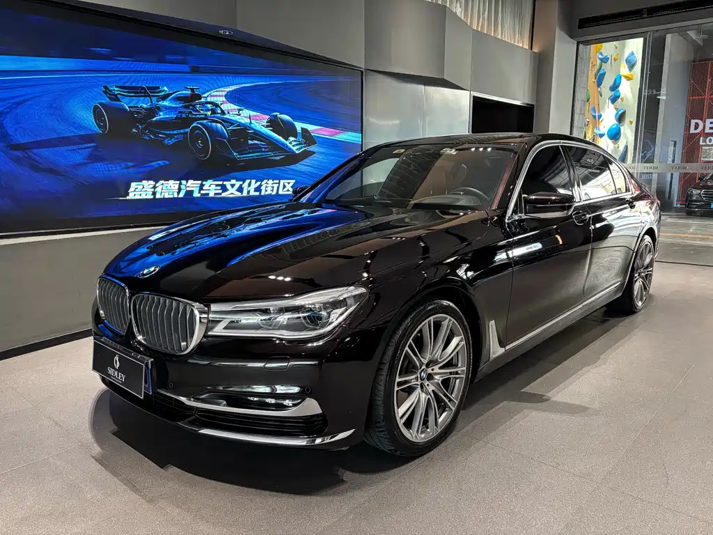 BMW 7 Series 2019 — фото 1