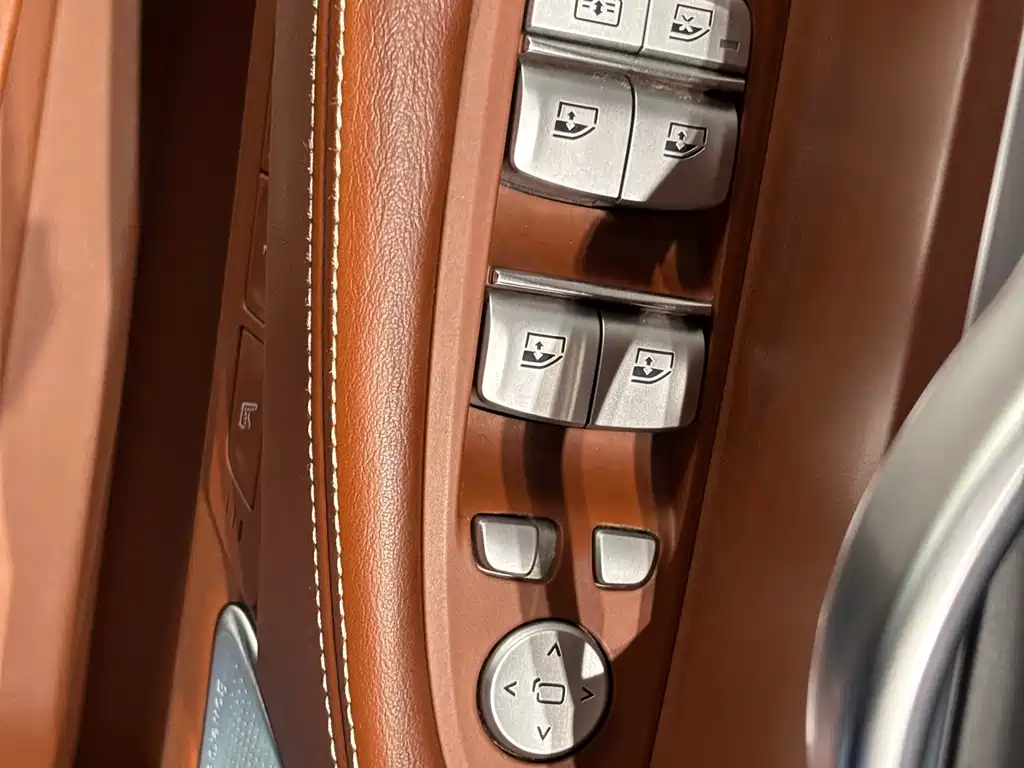 BMW 7 Series 2019 — фото 11