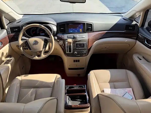 Nissan Quest 2014