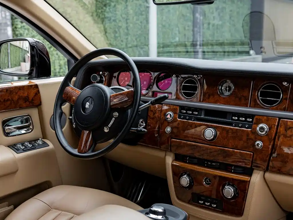 Rolls-Royce Phantom 2012 — фото 13