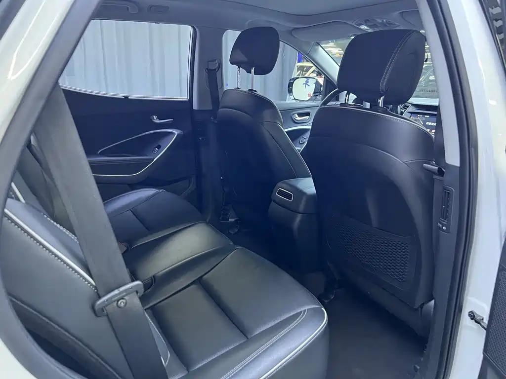 Hyundai Santa Fe 2017 — фото 15