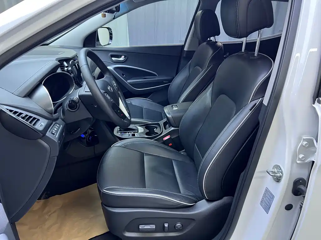 Hyundai Santa Fe 2017 — фото 10