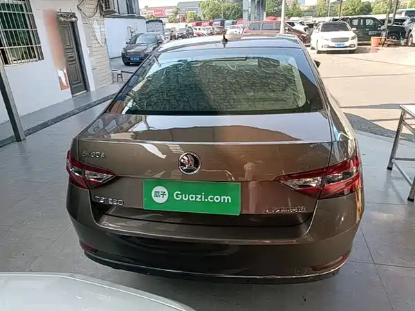 Skoda Superb 2016