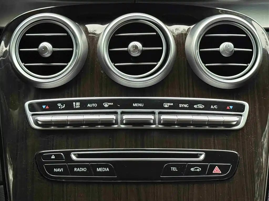 Mercedes-Benz GLC 2018 — фото 22