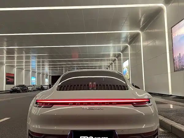 Porsche 911 2023