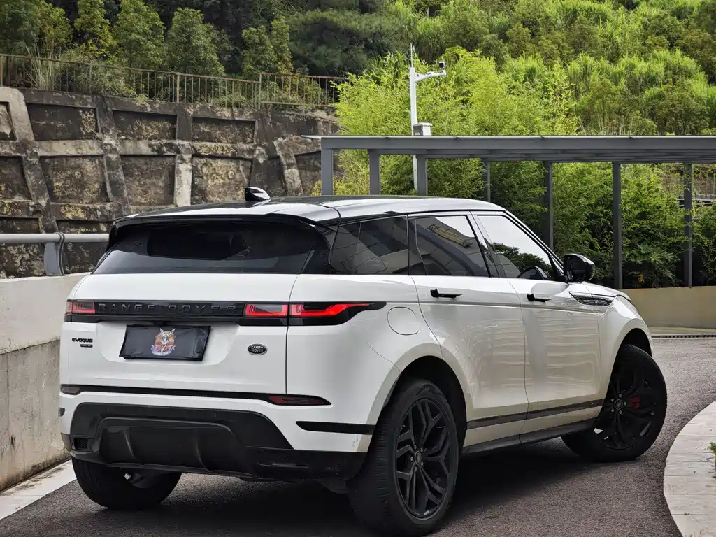 Land Rover Evoque 2021