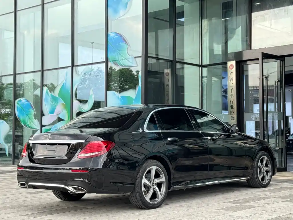 Mercedes-Benz E-Class 2018 — фото 12