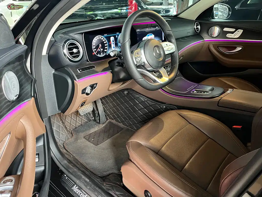Mercedes-Benz E-Class 2020 — фото 15