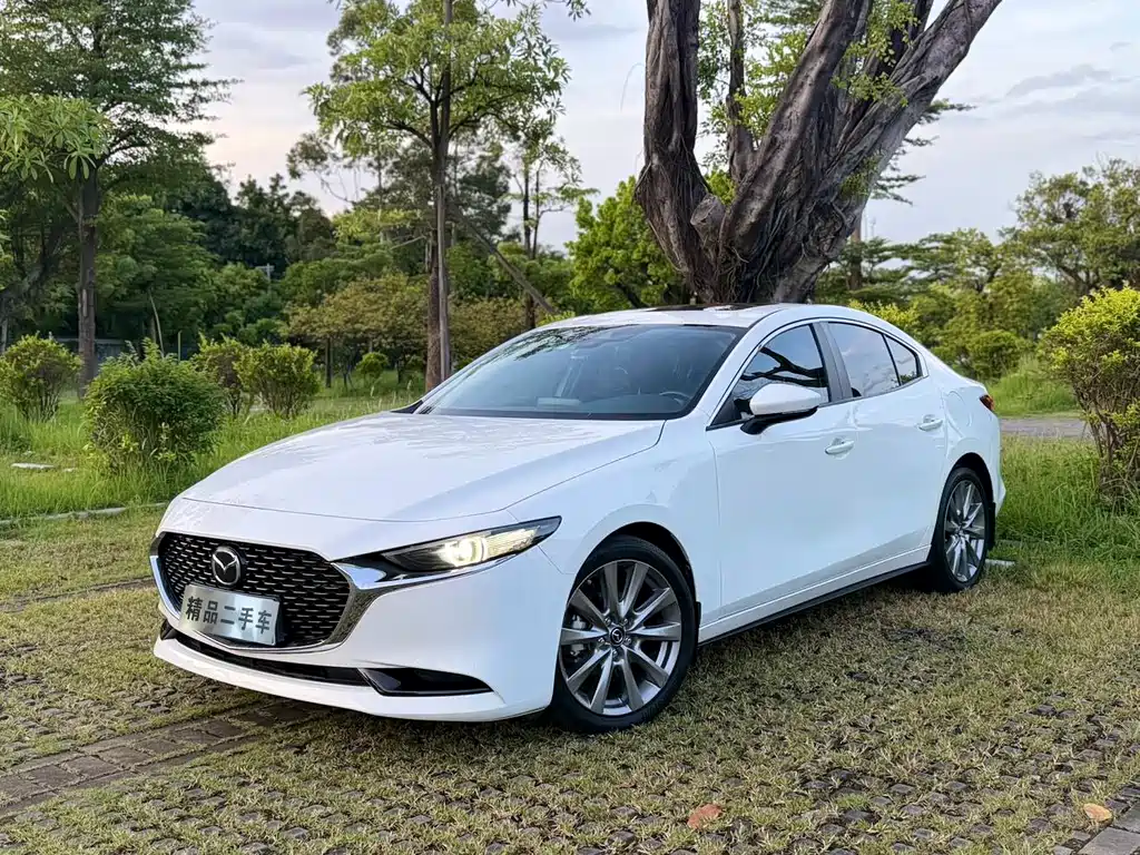 Mazda 3 Axela 2022