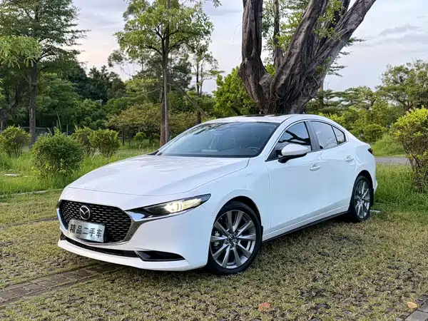 Mazda 3 Axela 2022