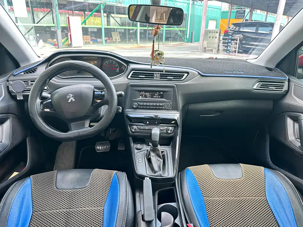 Peugeot 308 2016