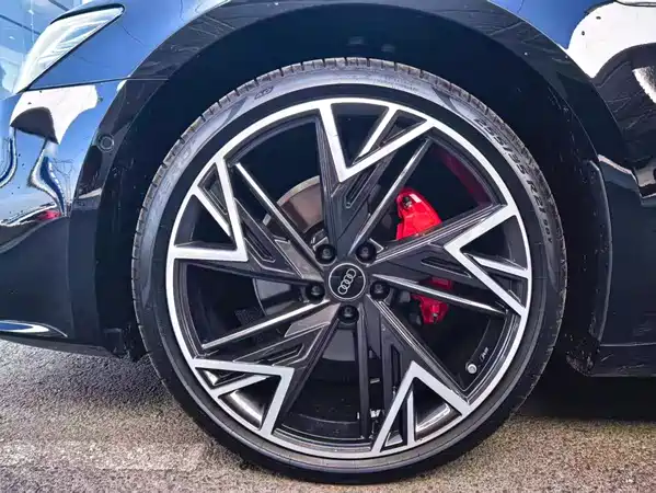 Audi A7L 2025