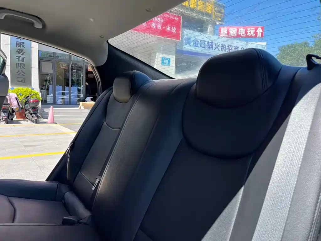 Hyundai Elantra Langdong 2018 — фото 17