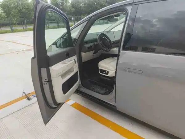 Li Auto MEGA 2024