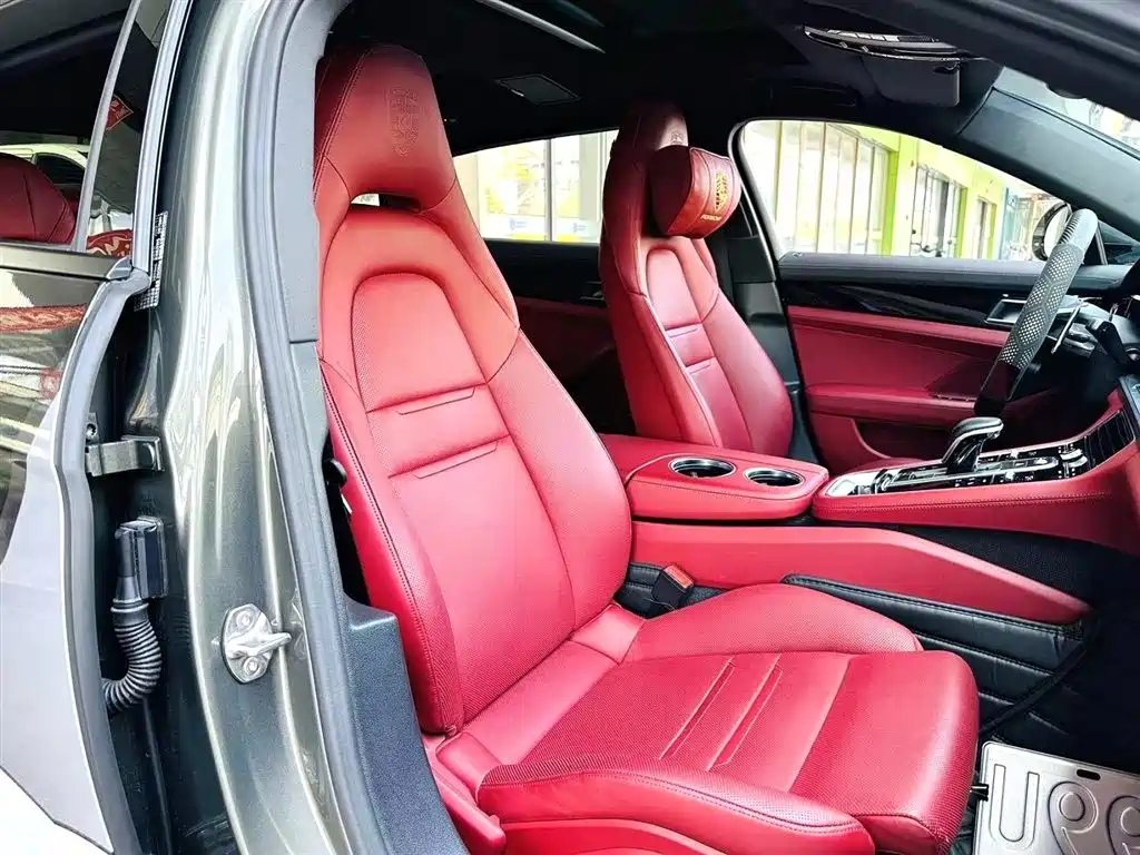 Porsche Panamera 2023