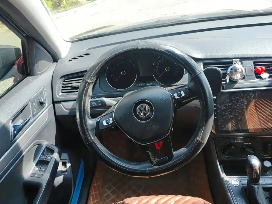 Volkswagen Lavida 2018 — фото 15