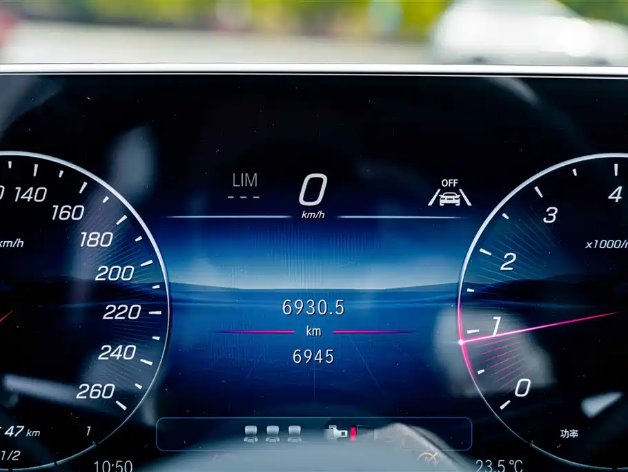Mercedes-Benz C-Class 2025 — фото 14