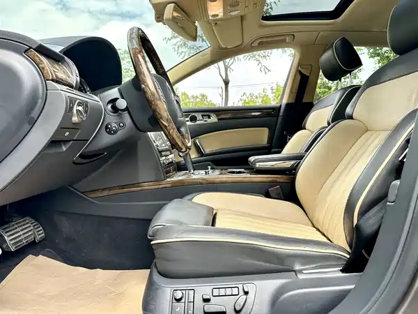 Volkswagen Phaeton 2012