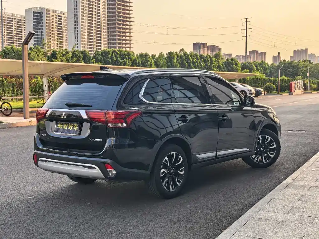 Mitsubishi Outlander 2021