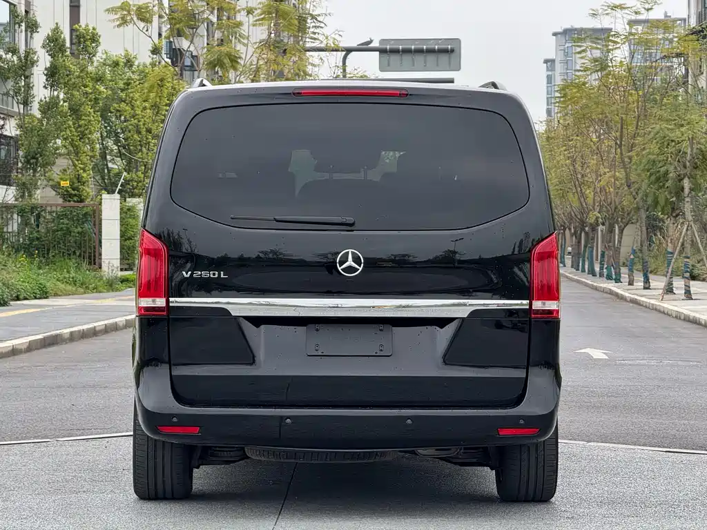 Mercedes-Benz V-Class 2018 — фото 5