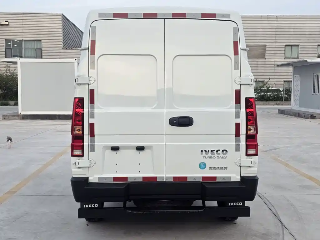 IVECO Daily 2025 — фото 8