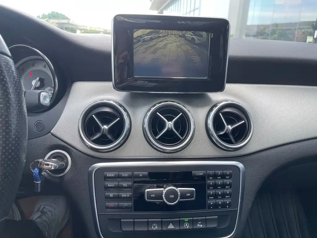 Mercedes-Benz GLA 2015 — фото 18