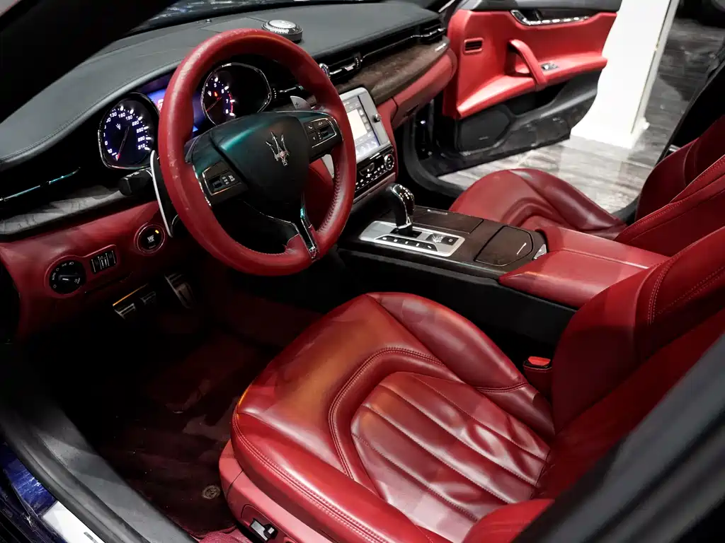 Maserati Quattroporte 2016 — фото 13