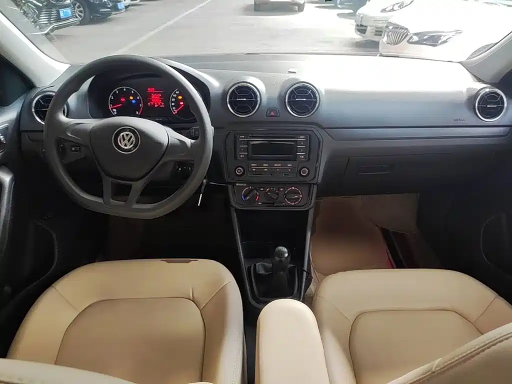 Volkswagen Jetta 2019 — фото 10