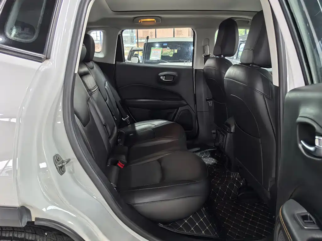 Jeep Compass 2021 — фото 11