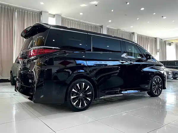 Toyota Alphard 2025