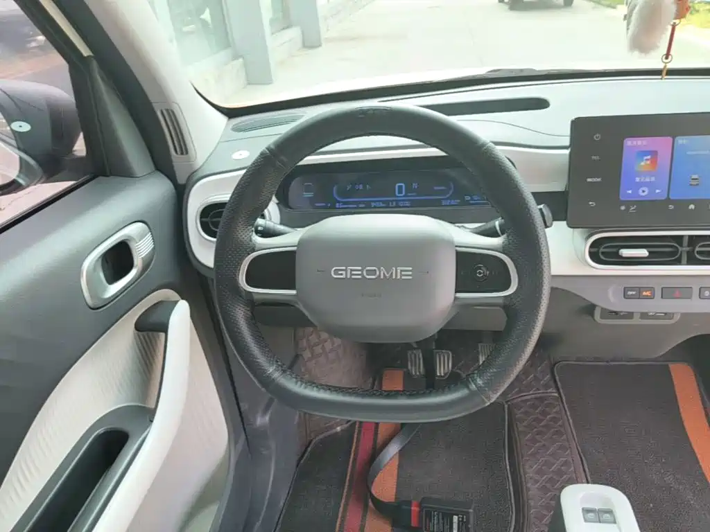 Geely Galaxy Panda 2025 — фото 11