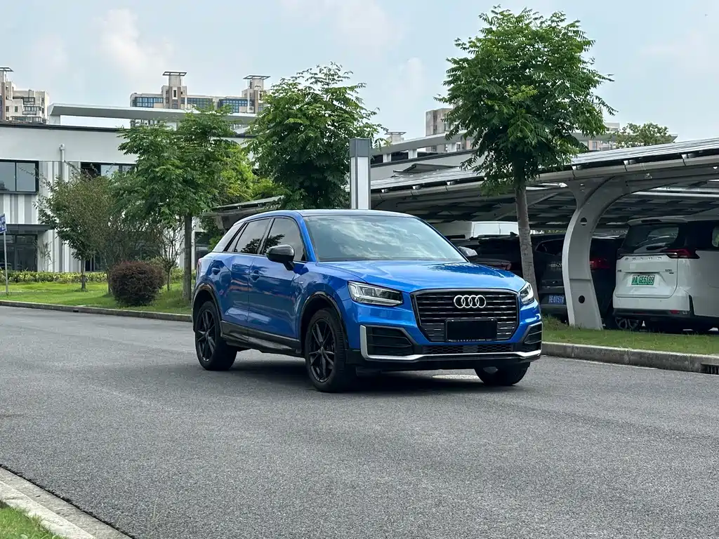 Audi Q2L 2020