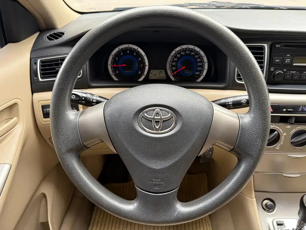 Toyota Corolla 2015 — фото 20