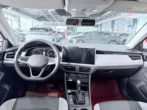 Volkswagen Bora 2023