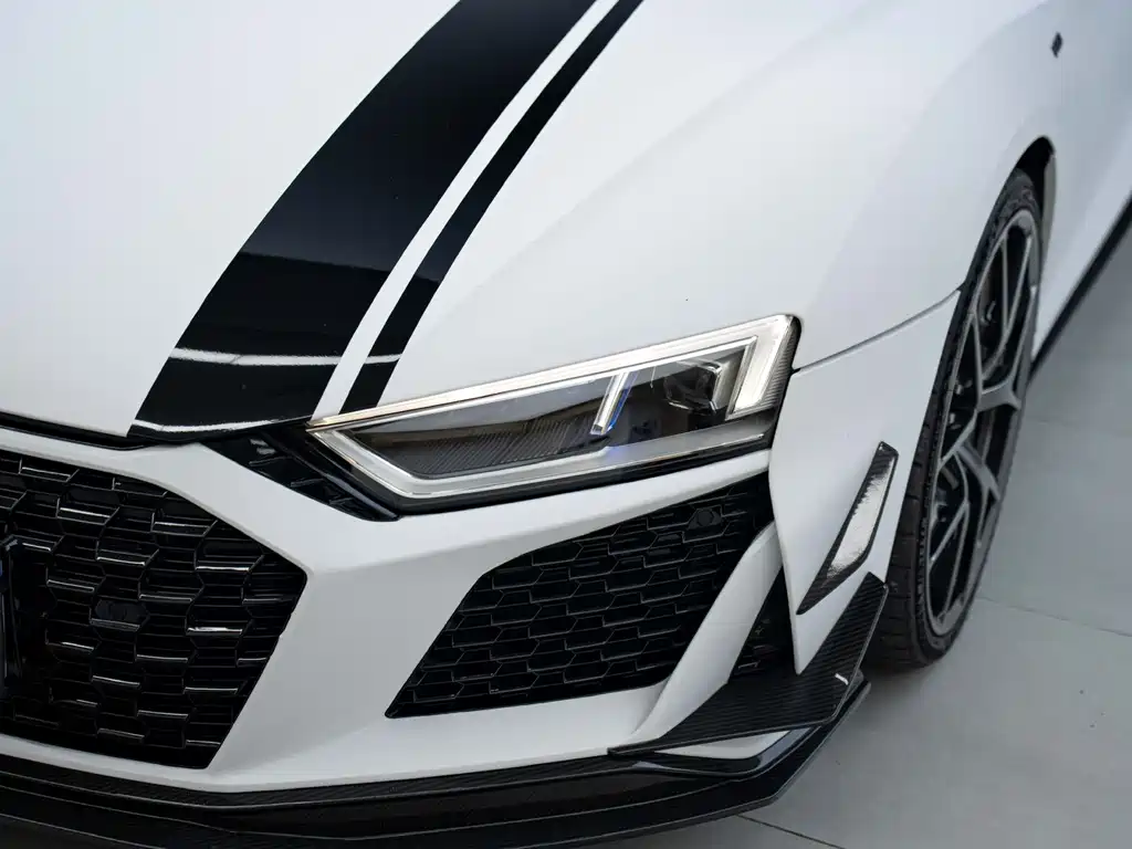 Audi R8 2018 — фото 8