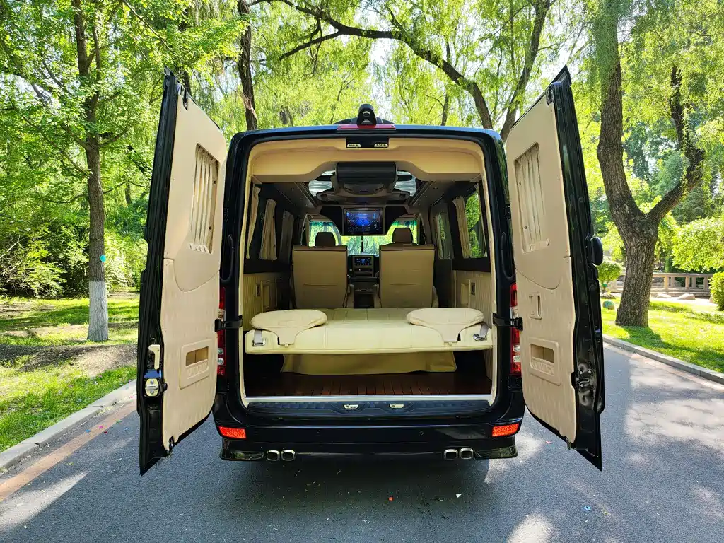 Mercedes-Benz Sprinter 2015 — фото 31