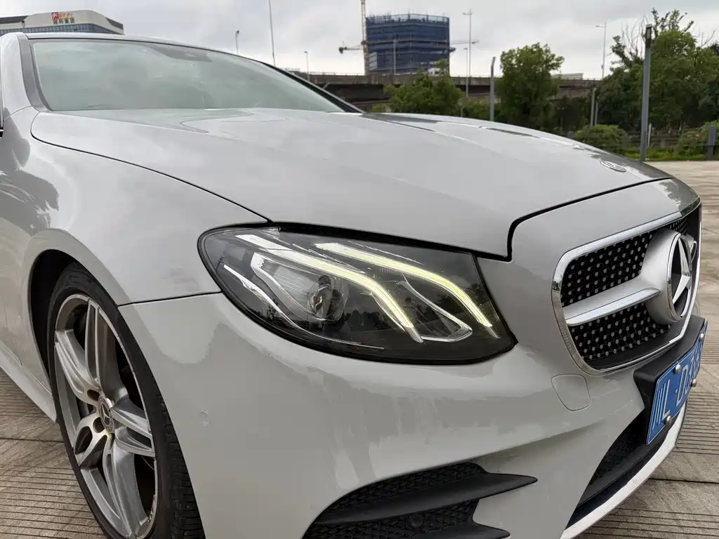 Mercedes-Benz E-Class 2018 — фото 20